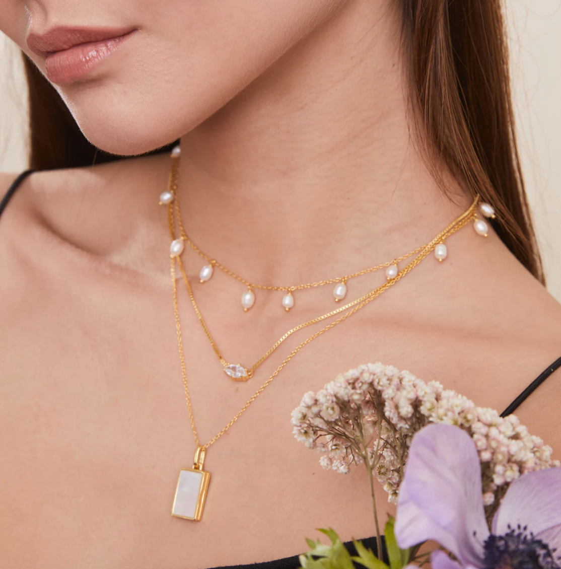 Averie Pendant Necklace