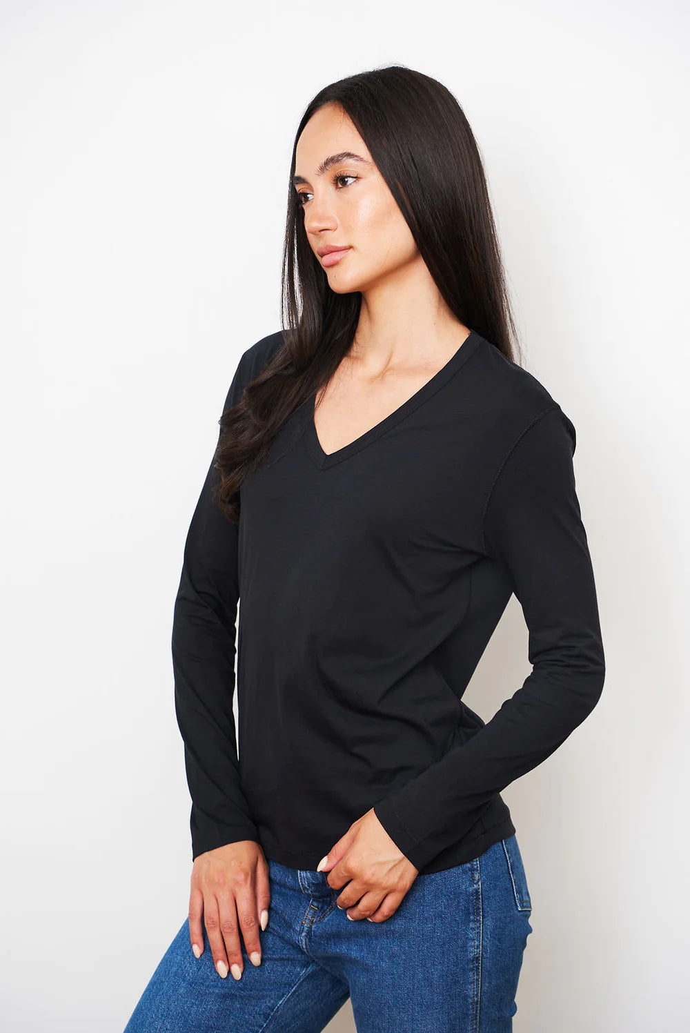 Soft Touch L/S Semi Relaxed VNeck in Noir